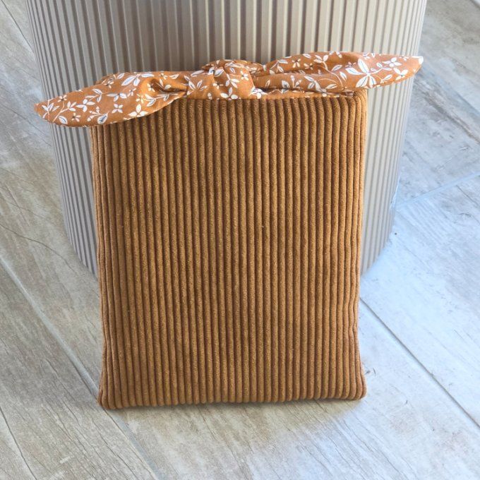 Pochette livre de poche et liseuse